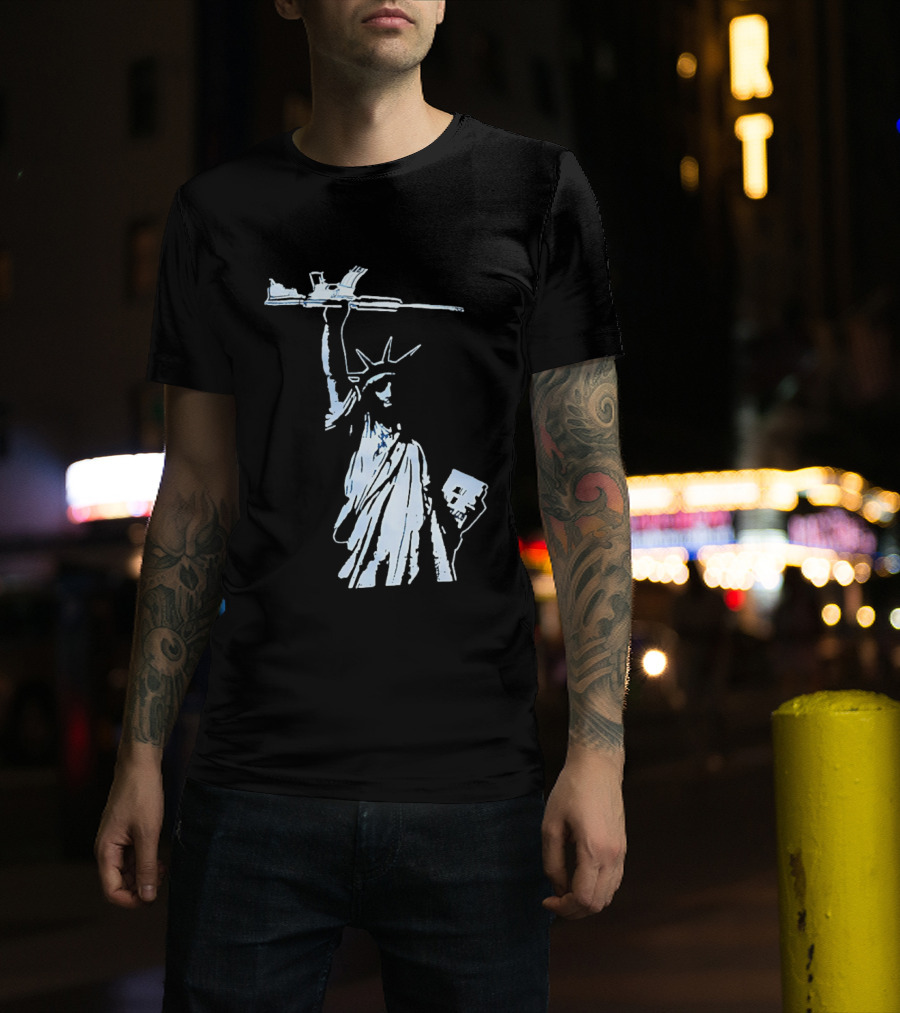 Statue Of Liberty Holding Assault Rifle July 4th Independence T-Shirt