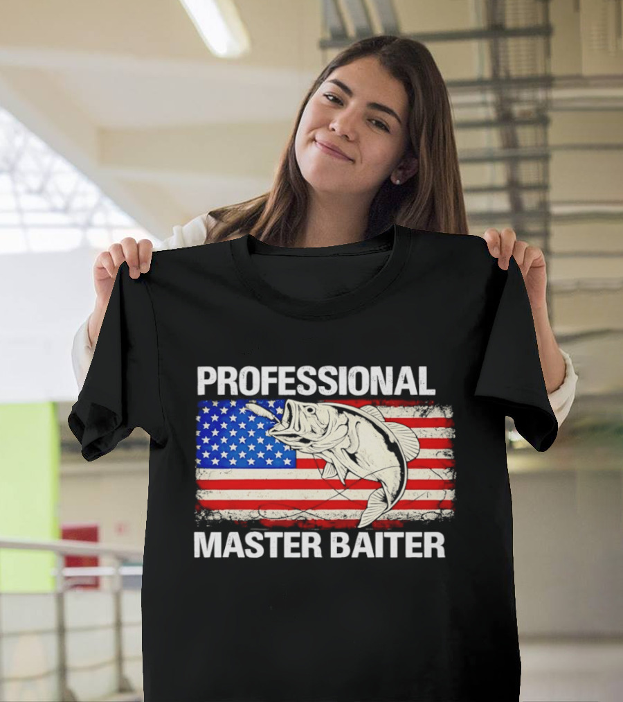 Professional Master Baiter Distressed American Flag Fishing USA Flag T-Shirt