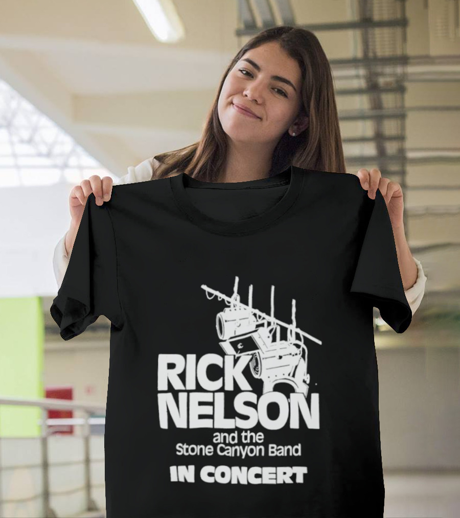 Rick Nelson And The Stone Canyon Band In Concert Trắng Trên Nền đen Dàn đèn Sân Khấu T-Shirt