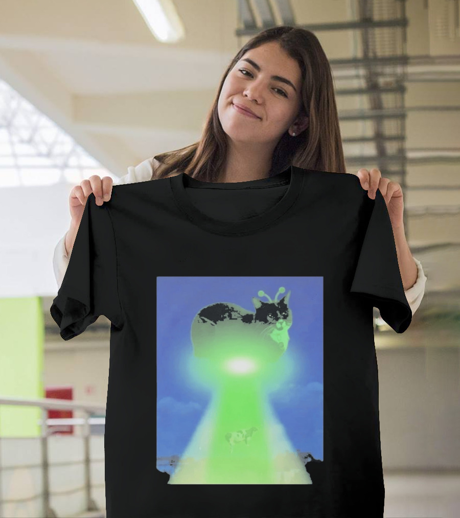 Alien Kitty UFO Beaming Cat Abduction With Tractor Beam And Cow T-Shirt