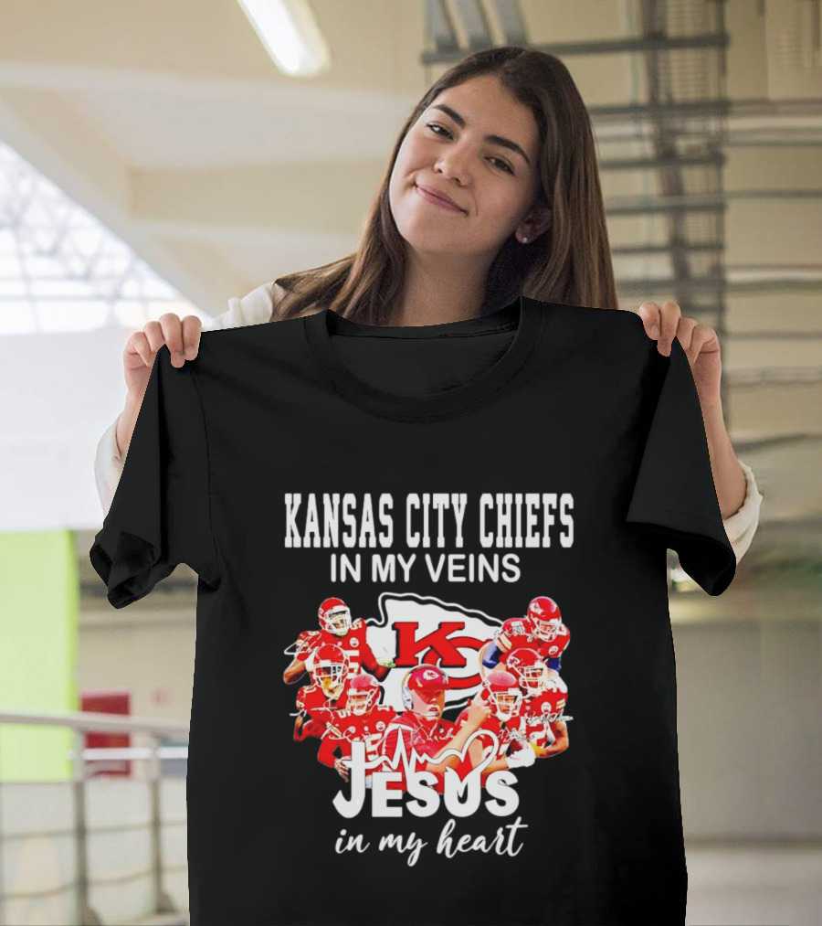 Kansas City Chiefs In My Veins Jesus In My Heart Football Fans T-Shirt
