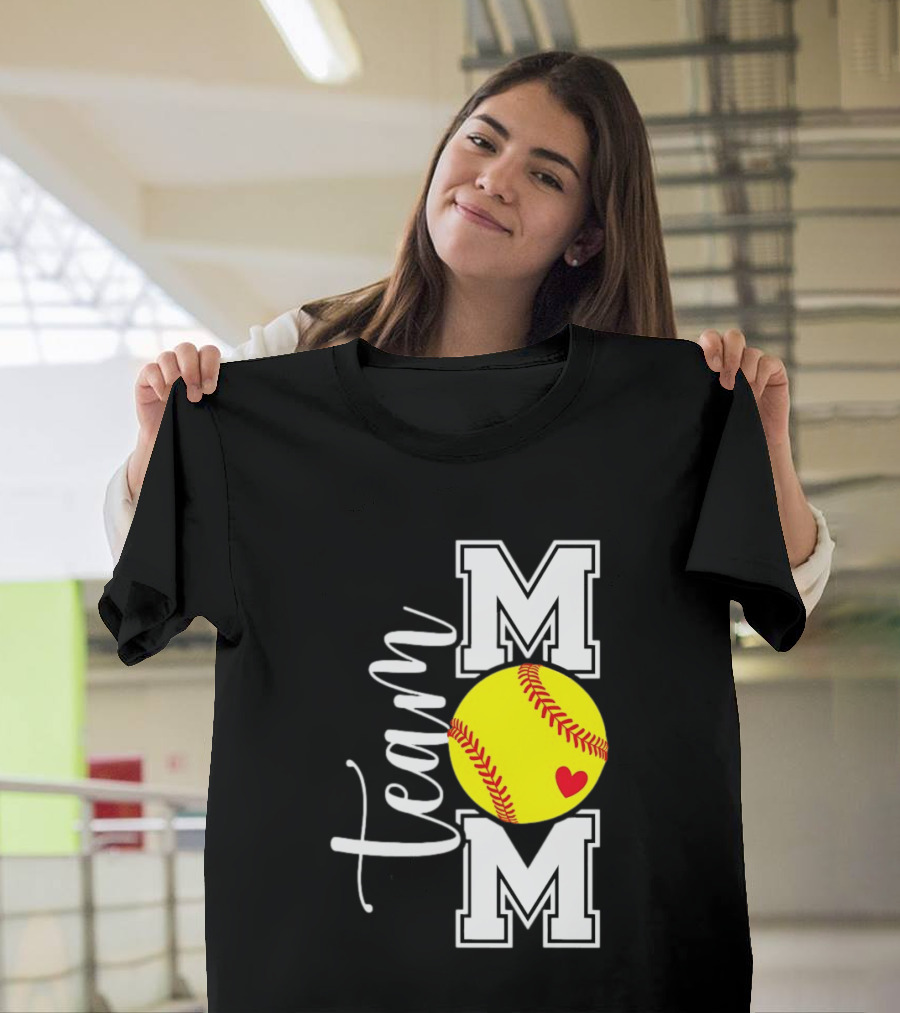 Team Mom Softball Yellow Heart Ball T-Shirt
