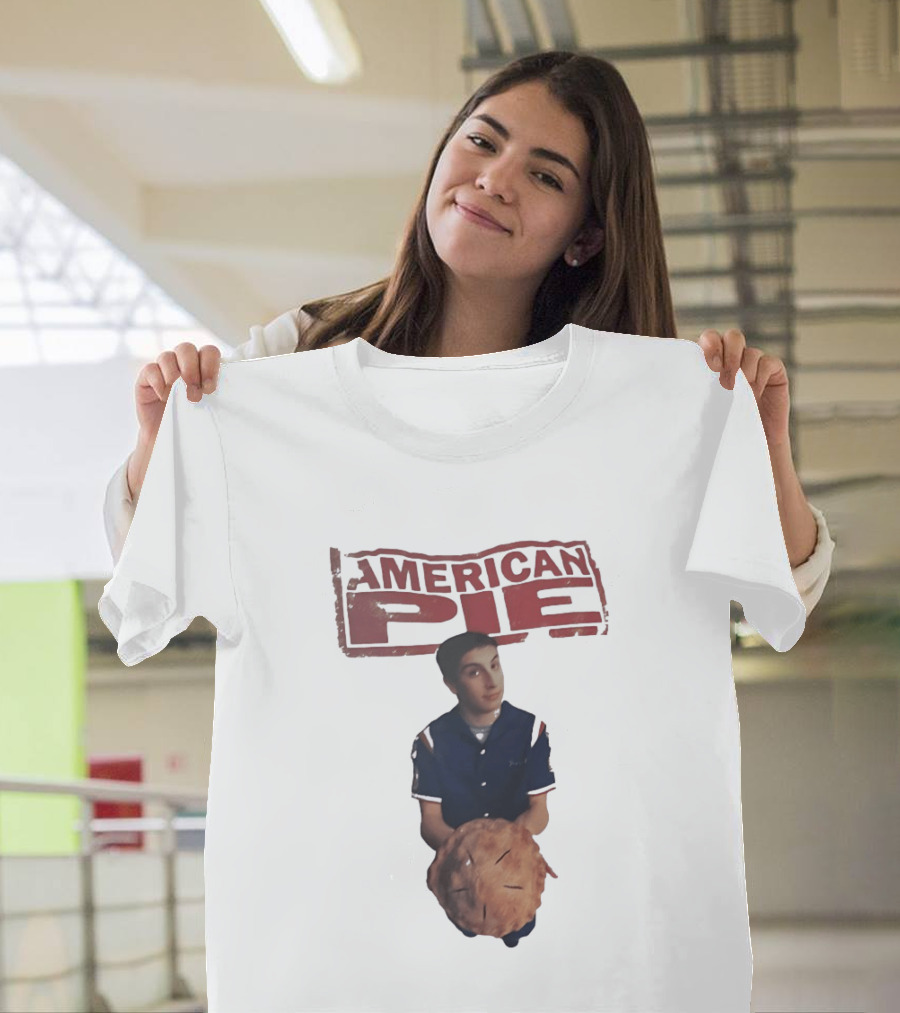 Jason Biggs As Jim Levenstein Holding Pie American Pie Movie T-Shirt