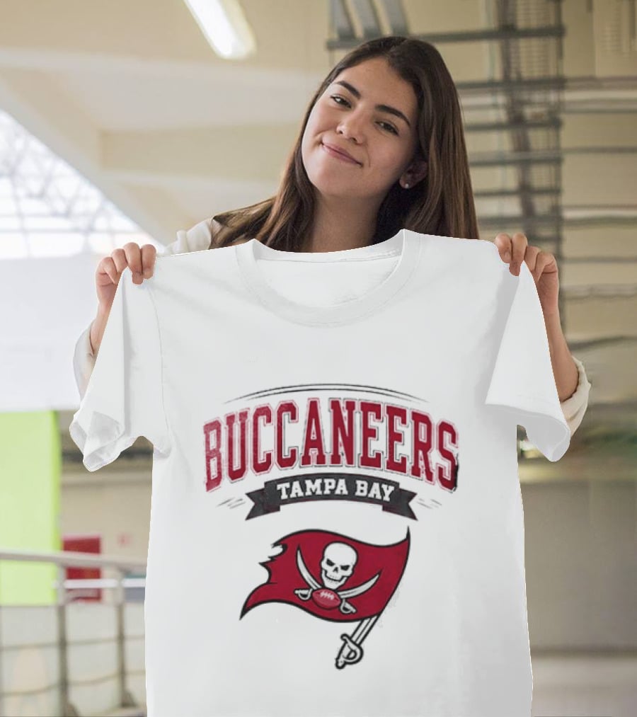 Tampa Bay Buccaneers Ghostface Running Football Pirate Flag T-Shirt