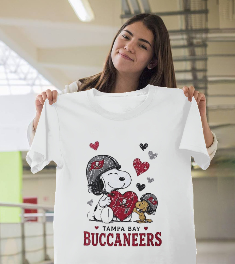 Tampa Bay Buccaneers Snoopy Peanuts Love Laughter T-Shirt