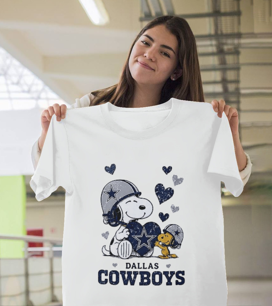 Dallas Cowboys Peanuts Snoopy Woodstock Love Hearts T-Shirt