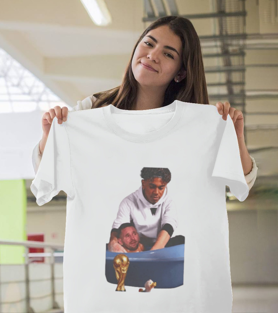 Lamine Yamal Lionel Messi Bathtub Meme World Cup Trophy T-Shirt