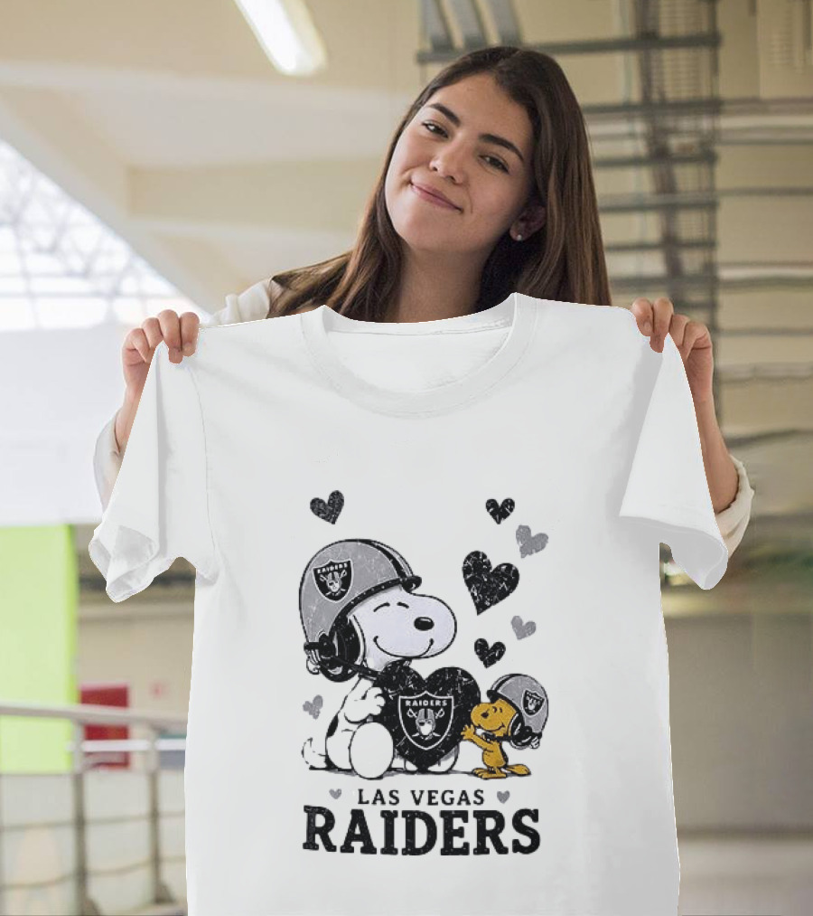 Las Vegas Raiders Peanuts Snoopy Woodstock Love And Laughter Hearts T-Shirt