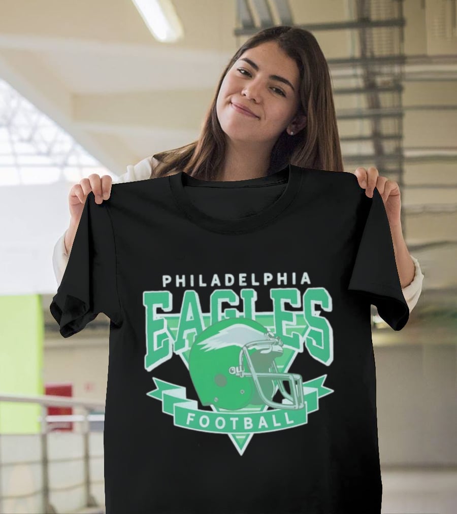 Philadelphia Eagles Helmet Vintage Style Football Fan Gear T-Shirt