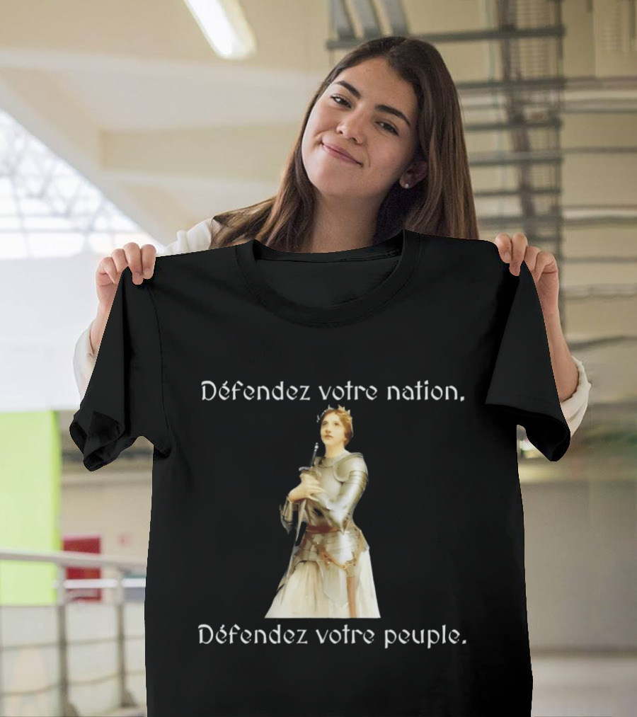 Défendez Votre Nation Défendez Votre Peuple Iconic Armor Figure T-Shirt