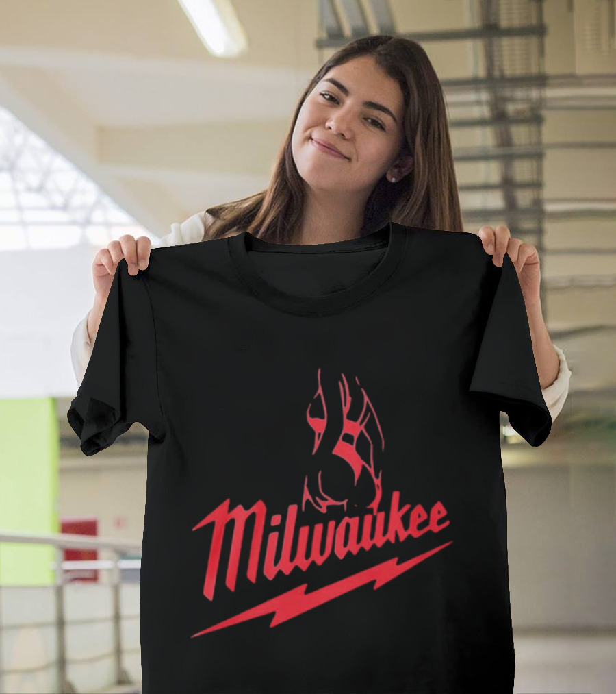 Milwaukee Sexy Girl Red T-Shirt