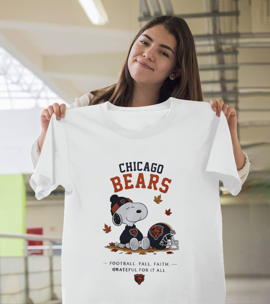 Chicago Bears Snoopy Grateful Football Fall Faith T-Shirt