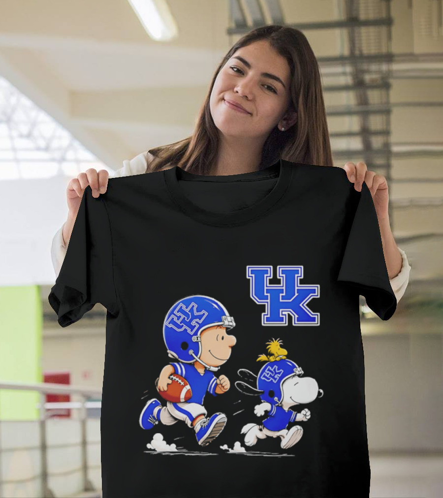 Peanuts Charlie Brown Snoopy University Of Kentucky Football Running UK T-Shirt