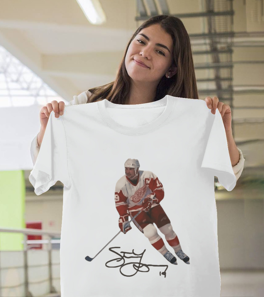 Steve Yzerman Detroit Red Wings Captain 19 Hockey Legend T-Shirt