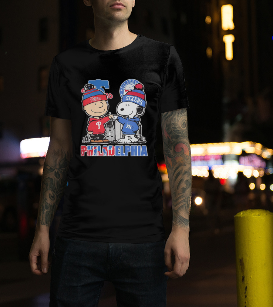 Charlie Brown And Snoopy Fist Bump Phillies Sixers Philadelphia T-Shirt