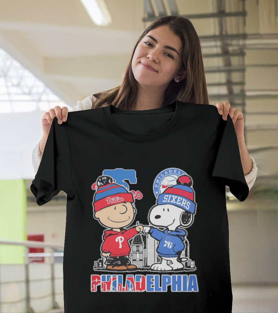 Charlie Brown And Snoopy Fist Bump Phillies Sixers Philadelphia T-Shirt