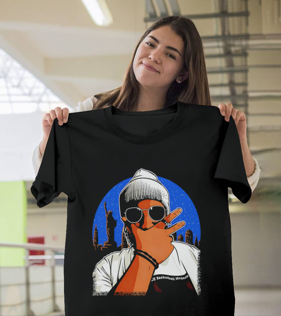 CE Basketball Magazin NYC Skyline Statue Of Liberty Statue Peace Sign T-Shirt