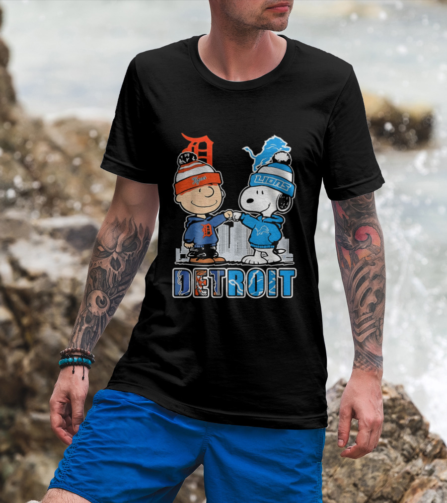 Charlie Brown Snoopy Detroit Tigers Lions Fist Bump Peanuts T-Shirt