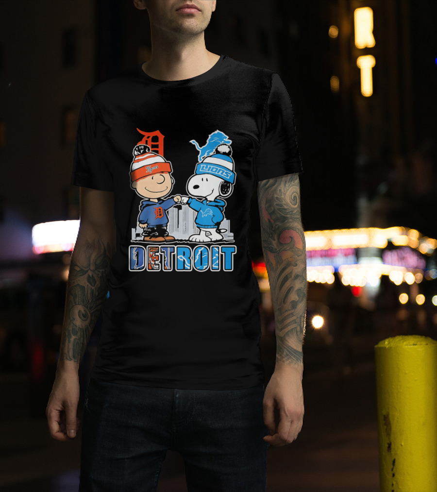 Charlie Brown Snoopy Detroit Tigers Lions Fist Bump Peanuts T-Shirt