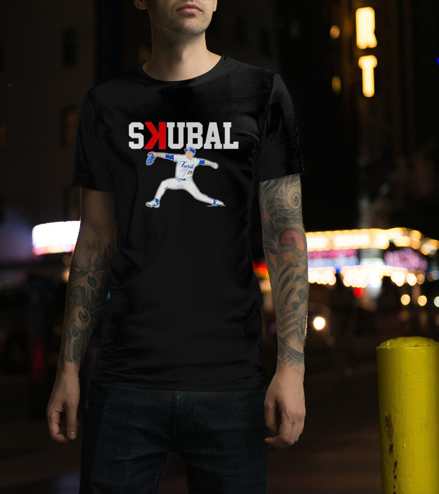 Tarik Skubal Pitching Pose Los Angeles Dodgers T-Shirt