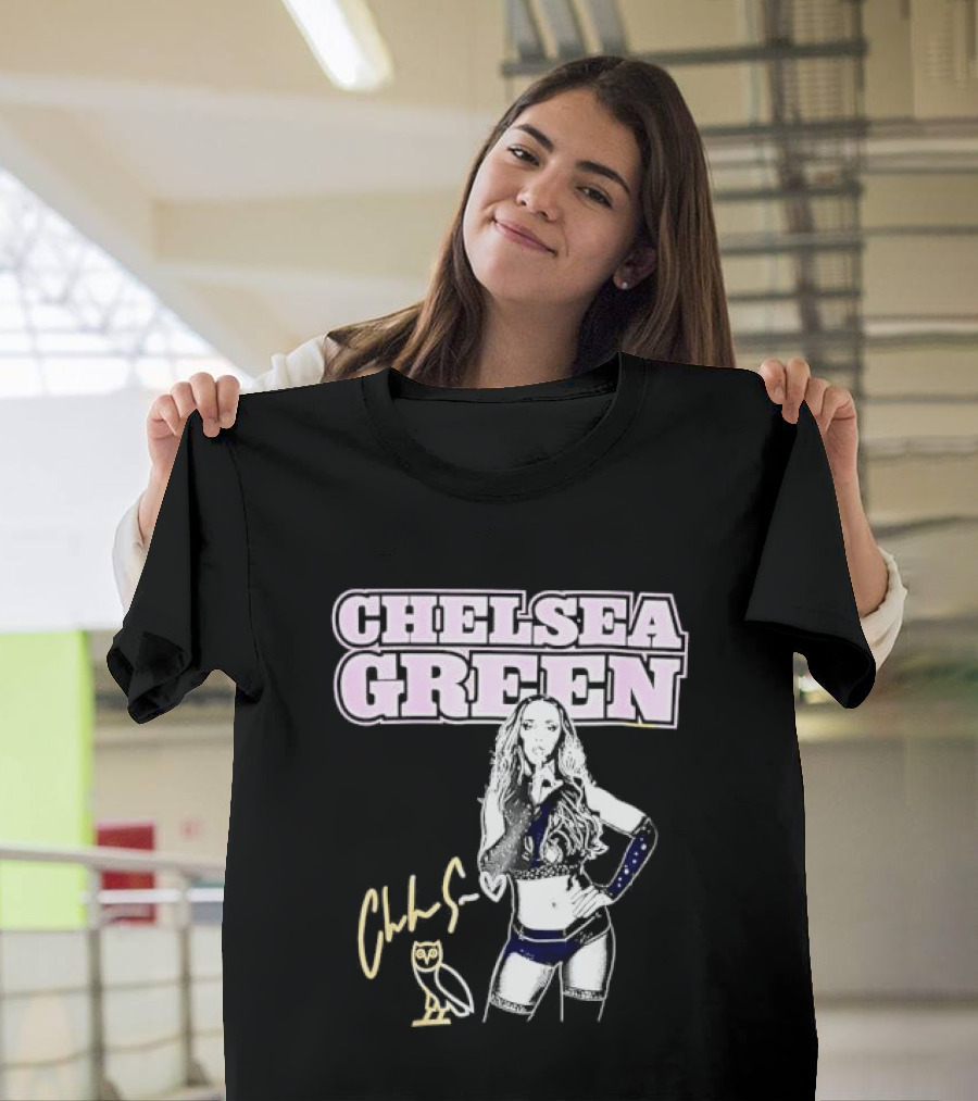 Chelsea Green Wrestling Owl Gesture Signature T-Shirt