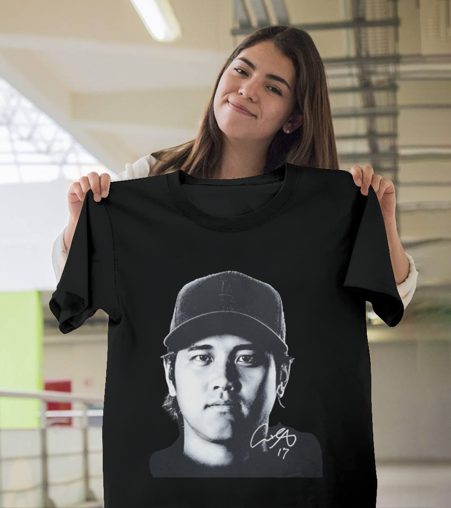 Shohei Ohtani LA Dodgers Cap Signature 17 T-Shirt