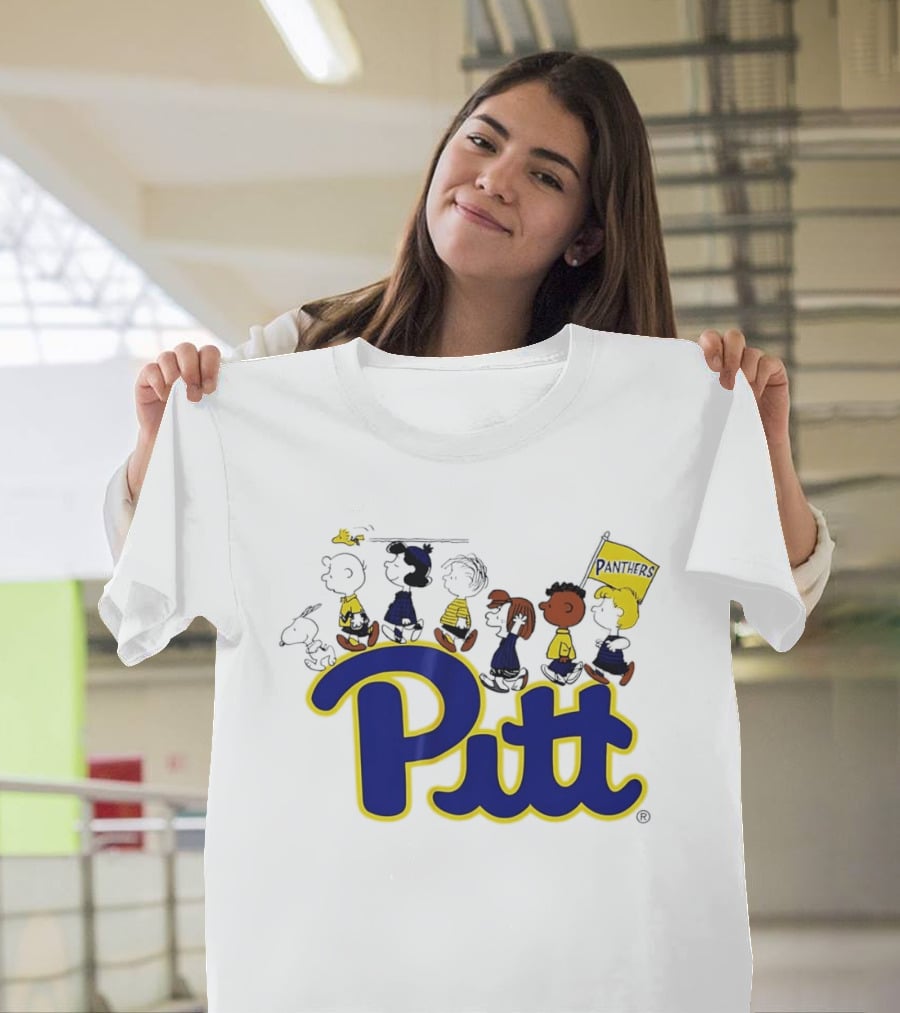 Pittsburgh Panthers Peanuts Characters With Pitt Flag T-Shirt