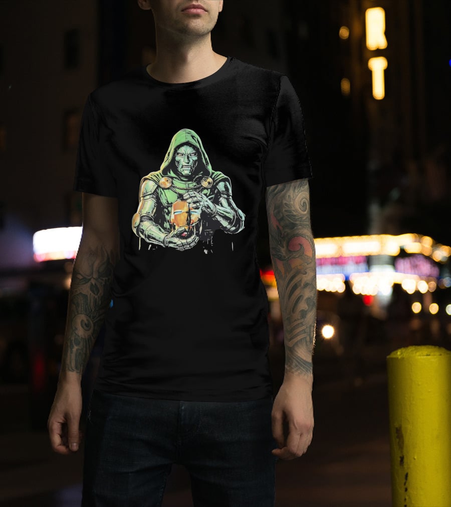 Doctor Doom Marvel Holding Broken Iron Man Mask Iconic Showdown T-Shirt