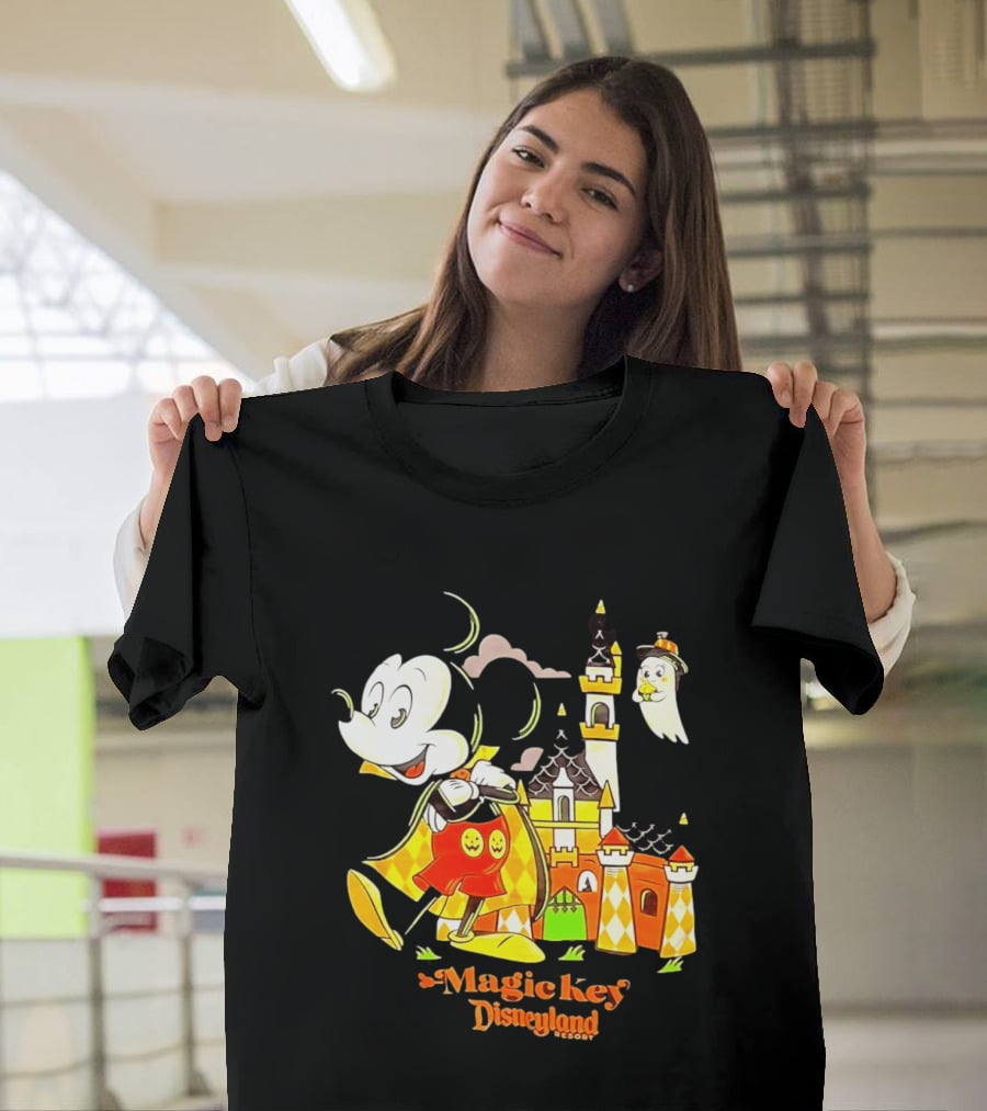 Mickey Mouse Magic Key Disneyland Resort Halloween Castle Ghost T-Shirt