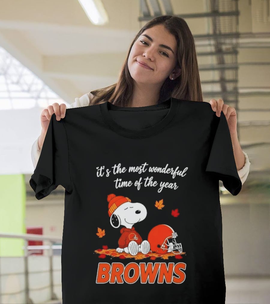 Cleveland Browns Snoopy It's The Most Wonderful Time Of The Year Autumn Leaves Helmet T-Shirt