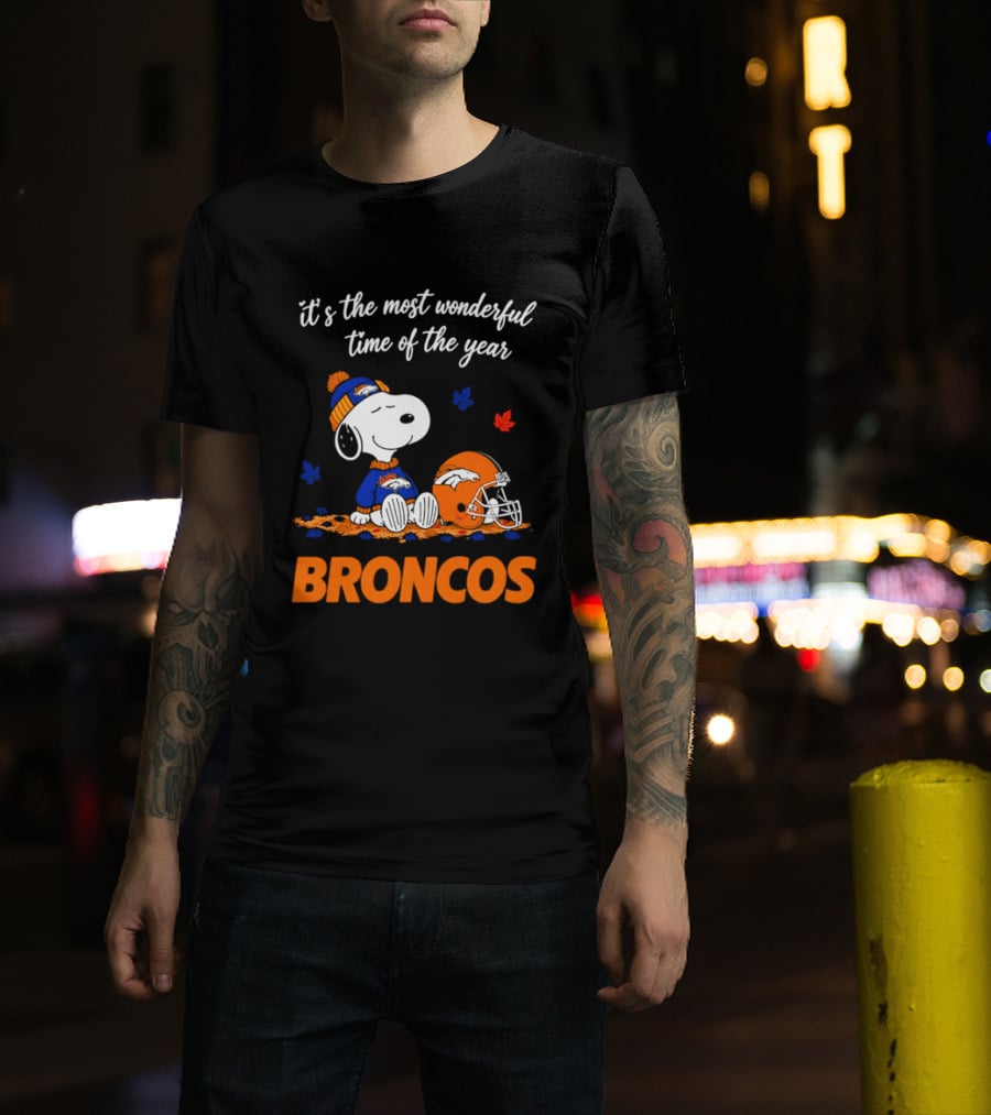 Denver Broncos Snoopy Its The Most Wonderful Time Of Year Autumn Leaves T-Shirt