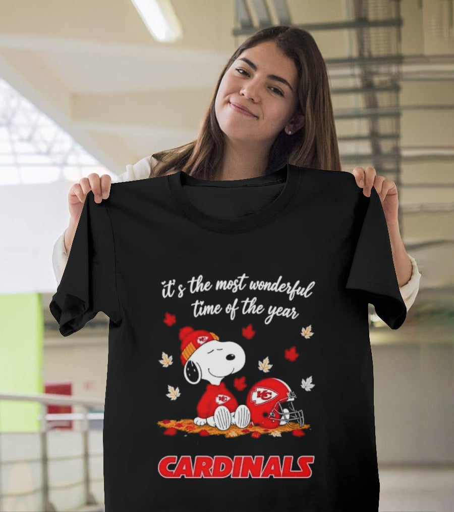 Kansas City Chiefs Snoopy Cardinals Autumn Leaves Helmet Wonderful Time Of Year T-Shirt