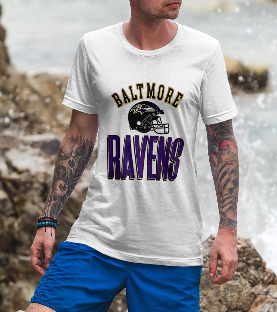 Baltimore Ravens Everyone Es Women's Sports Ravens Helmet T-Shirt