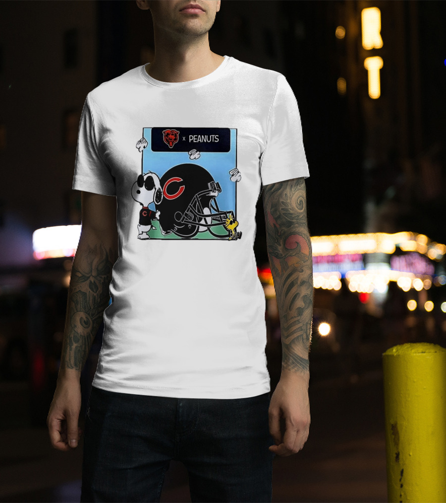 Chicago Bears X Peanuts Snoopy Woodstock Football Collaboration T-Shirt