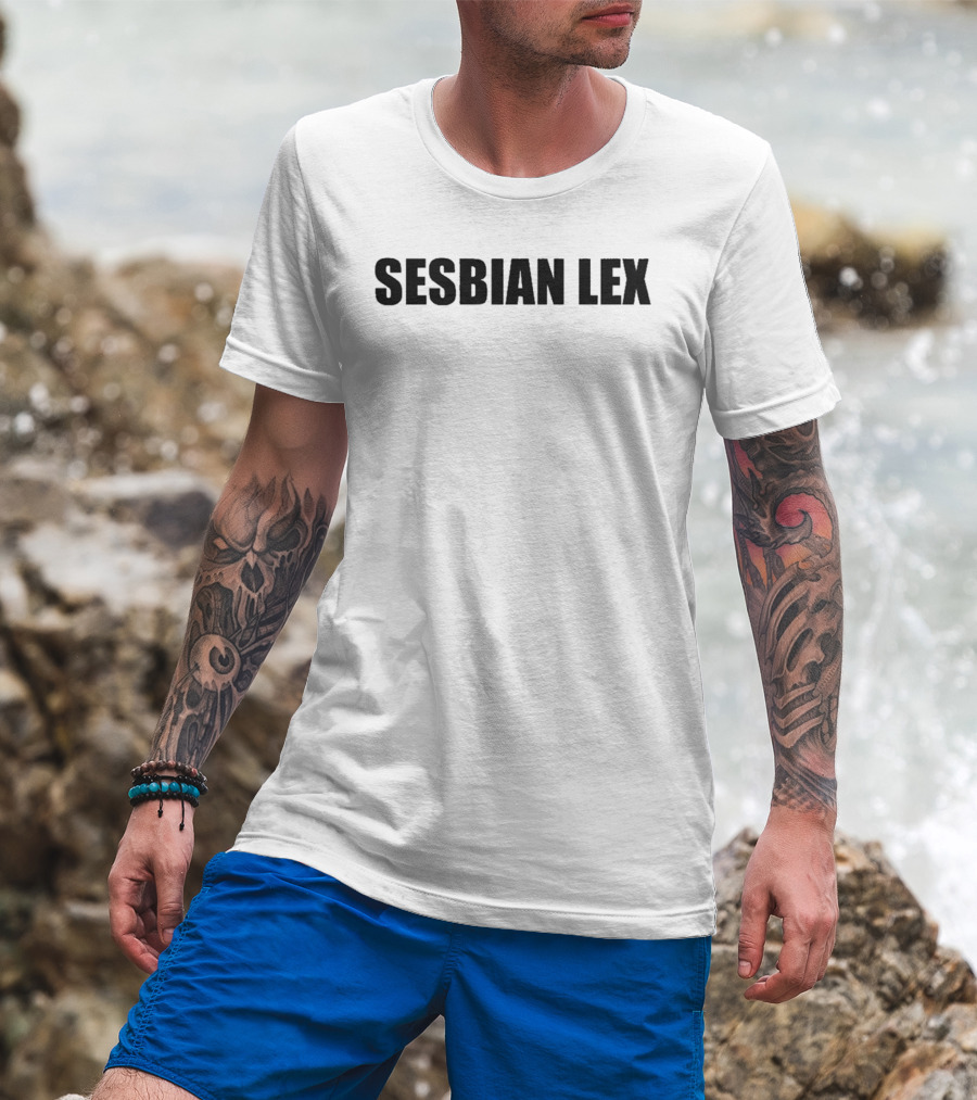 Towa Bird Sesbian Lex T-Shirt