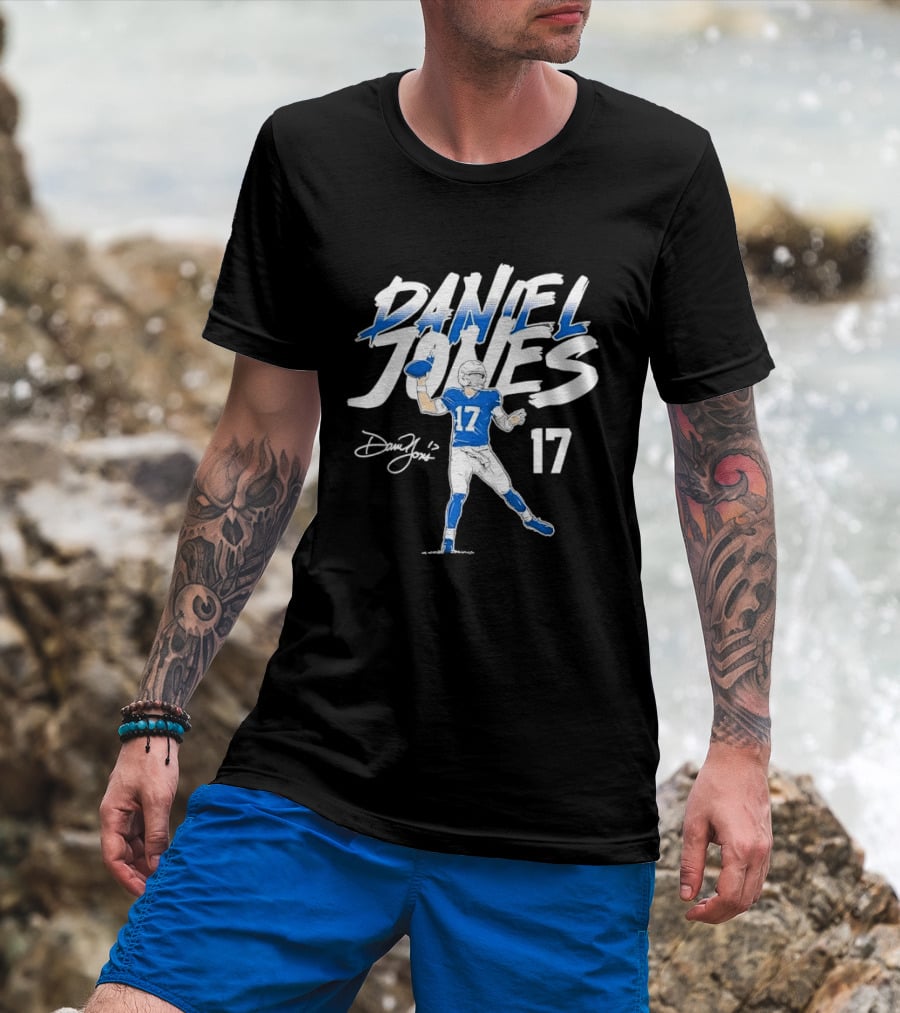Daniel Jones 17 Quarterback Throwing Football Sketch Brushstroke T-Shirt