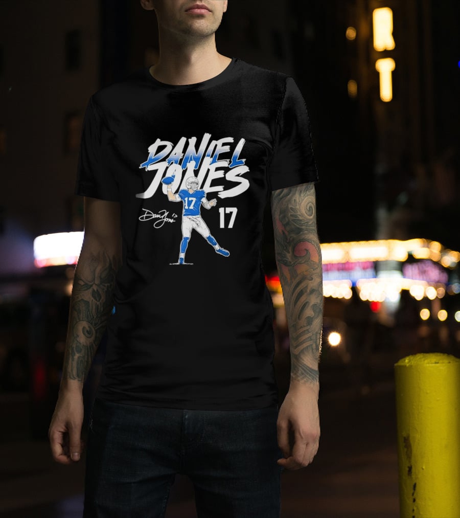 Daniel Jones 17 Quarterback Throwing Football Sketch Brushstroke T-Shirt