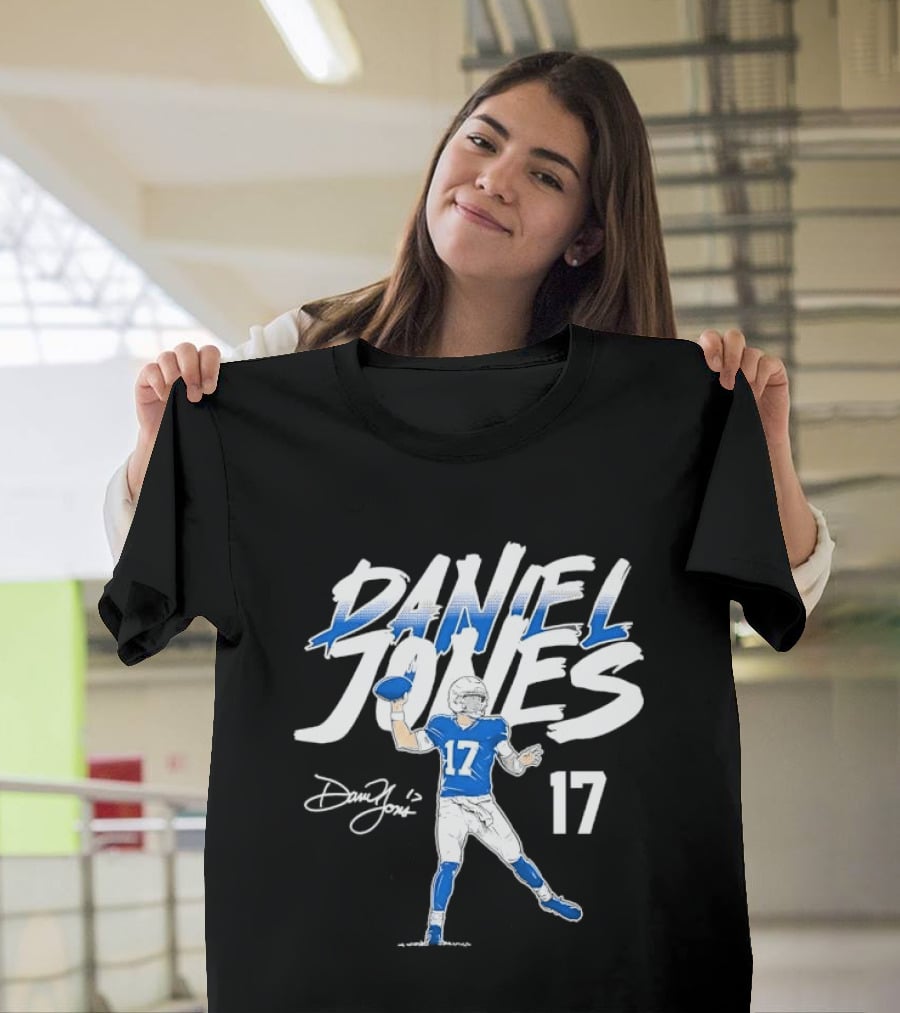 Daniel Jones 17 Quarterback Throwing Football Sketch Brushstroke T-Shirt