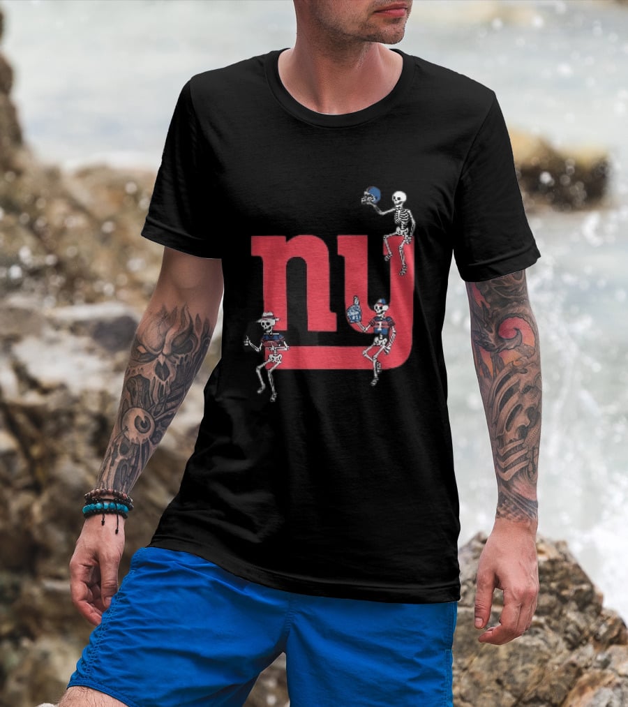 New York Giants Skeletons Dance With Football Helmets T-Shirt