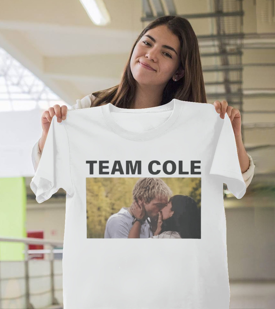 Team Cole Romantic Kiss Scene T-Shirt