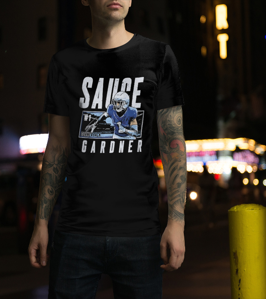 Sauce Gardner Cornerback Football Player Pose Distressed Frame T-Shirt