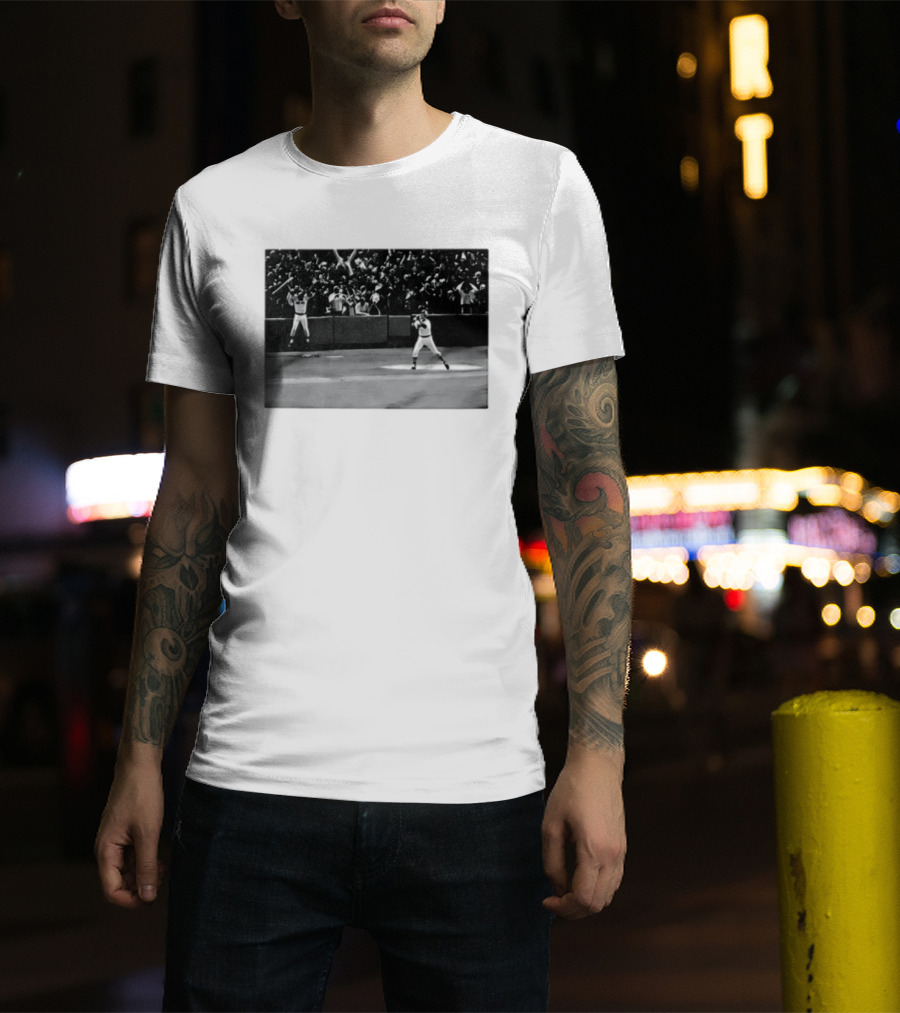 Carlton Fisk No 27 Boston Red Sox Baseball Iconic Home Run Moment T-Shirt