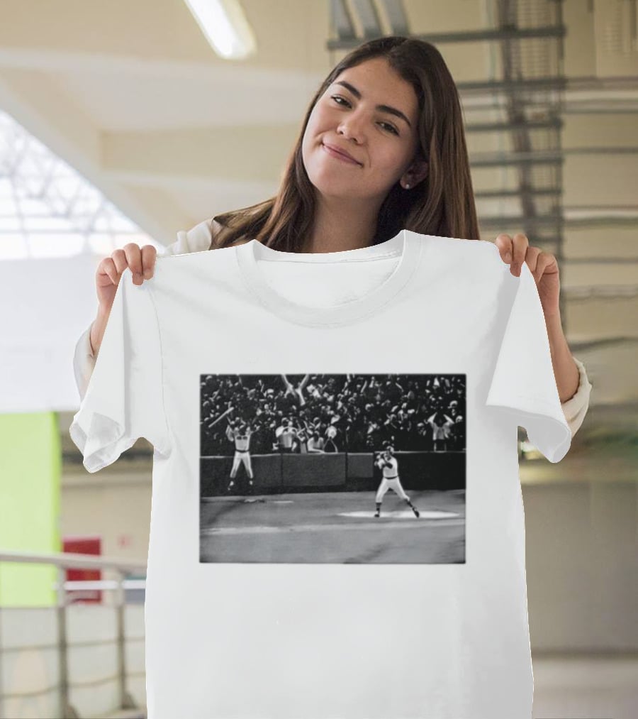 Carlton Fisk No 27 Boston Red Sox Baseball Iconic Home Run Moment T-Shirt