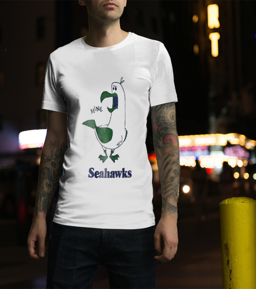 Seattle Seahawks Mine Seagull Screaming Distressed Cartoon T-Shirt