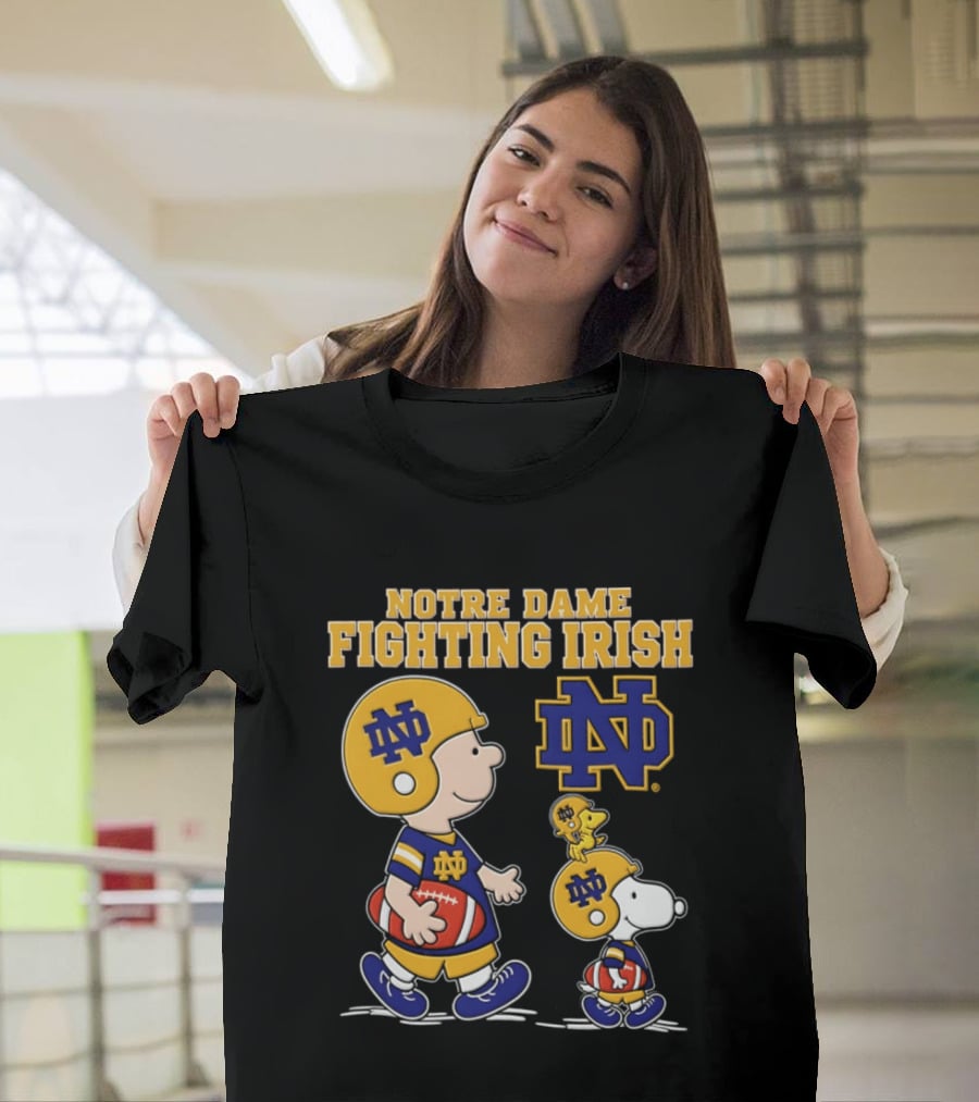 Notre Dame Fighting Irish Snoopy Charlie Brown Football 2026 Peanuts T-Shirt