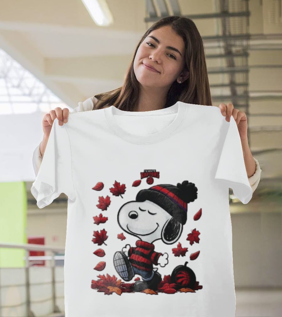 Toronto Raptors Snoopy Autumn Maple Leaves Pumpkin Walking T-Shirt