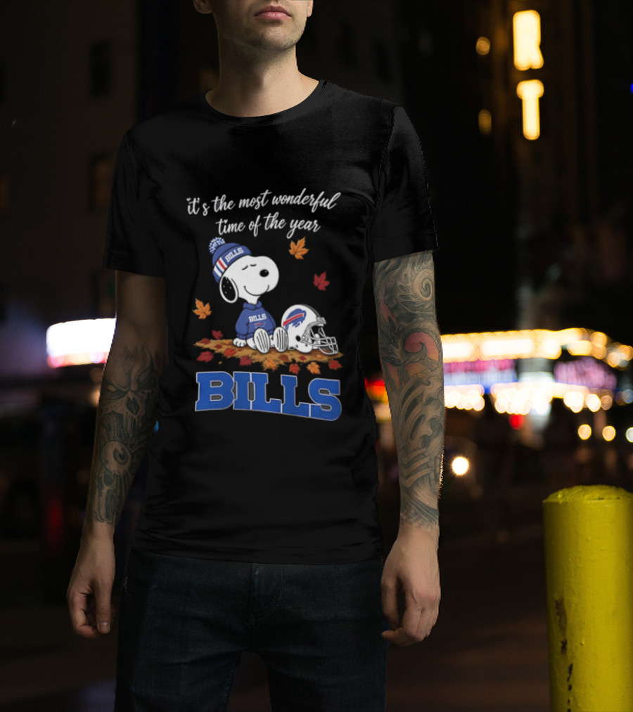 It's The Most Wonderful Time Of Year Snoopy Buffalo Bills Sitting Helmet Leaves T-Shirt