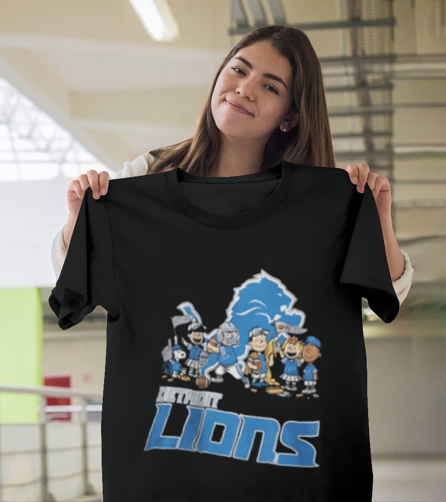 Detroit Lions Charlie Brown Lucy Van Pelt Snoopy Cartoon Football Team T-Shirt