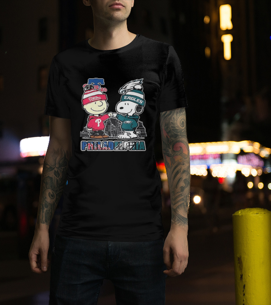 Phillies Eagles Fans Snoopy Philadelphia Collaboration T-Shirt