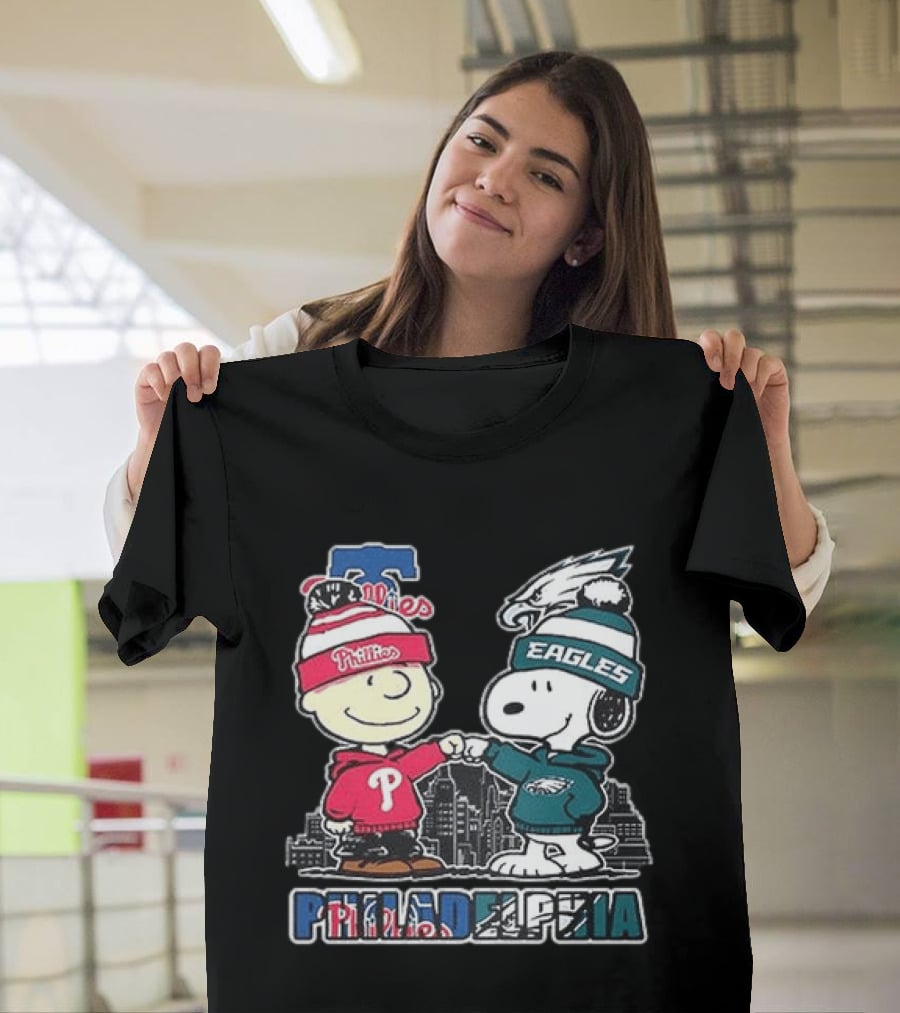 Phillies Eagles Fans Snoopy Philadelphia Collaboration T-Shirt